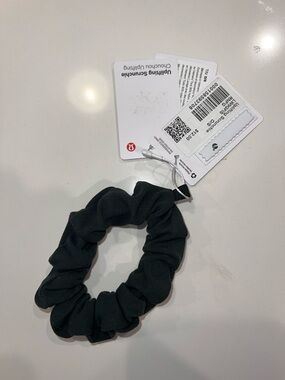 NWT Lululemon Uplifting Scrunchie – Black | NWT Hair Tie